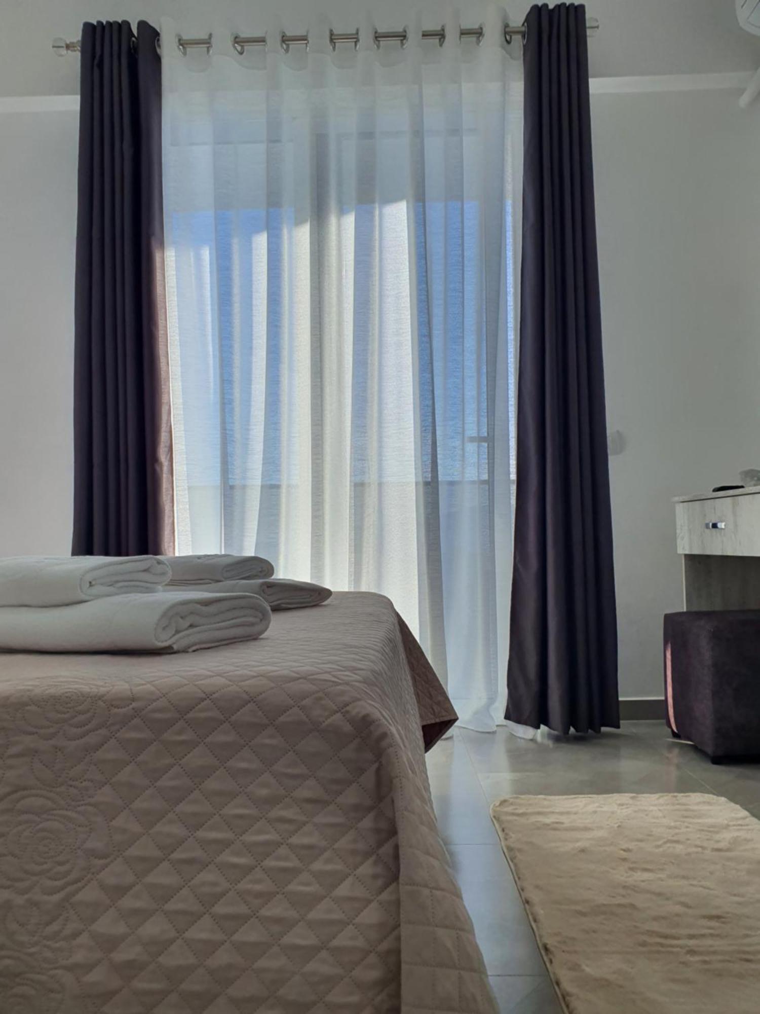 Flore Rooms ซารานเดอ ภายนอก รูปภาพ