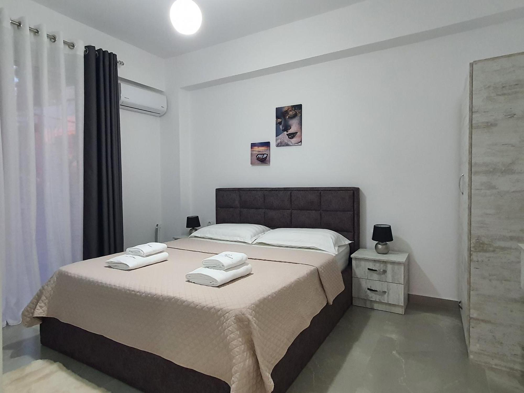 Flore Rooms ซารานเดอ ภายนอก รูปภาพ