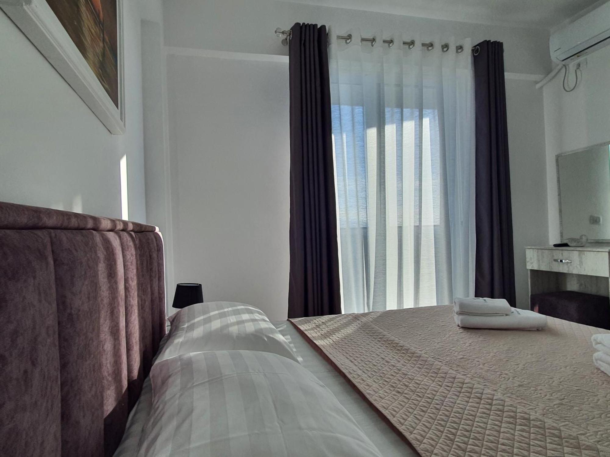 Flore Rooms ซารานเดอ ภายนอก รูปภาพ