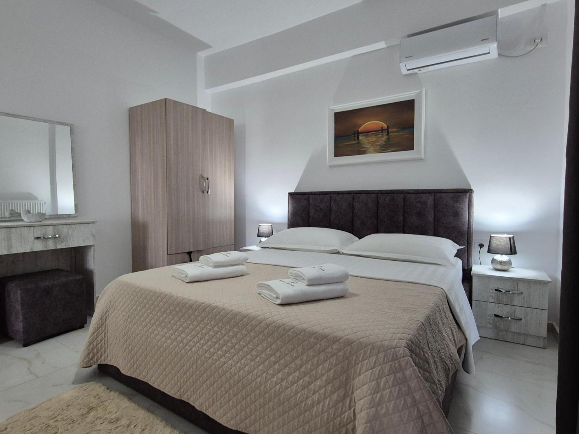 Flore Rooms ซารานเดอ ภายนอก รูปภาพ